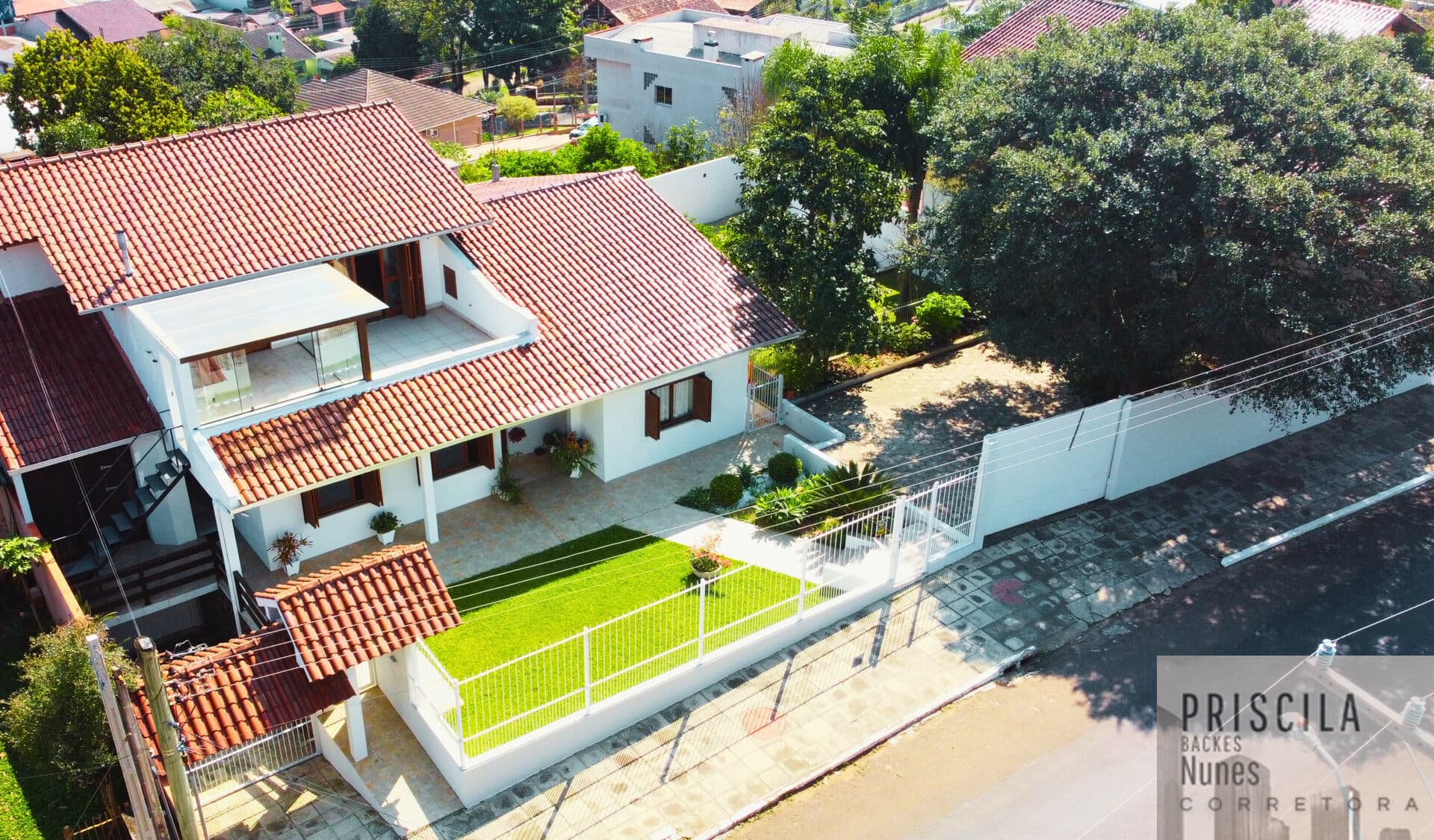 Casa Alto Padrão espetacular, Com 738m² de área espera por você em Campo Bom-RS