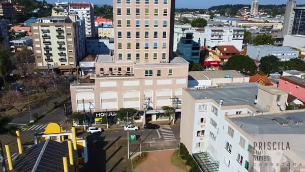 No Centro Empresarial Florêncio Bibiano Trott, Sala comercial térreo de 55,00m² no centro de Campo Bom/RS