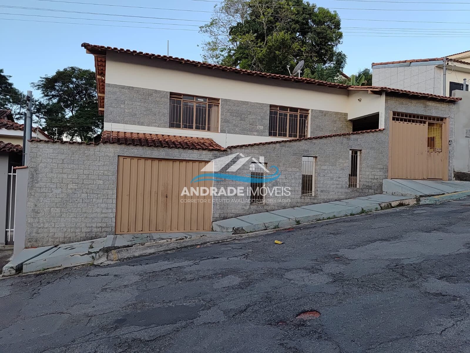 Casa com excelente localização em Machado/MG