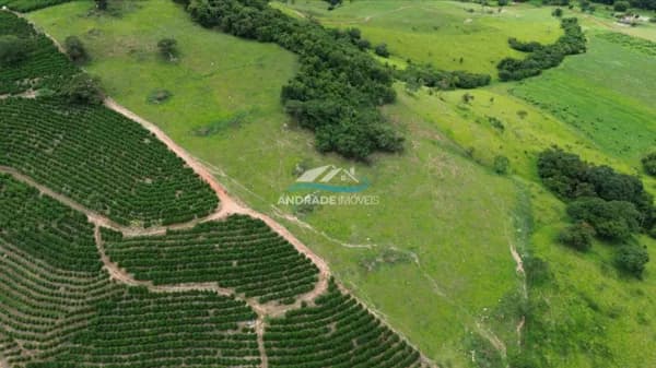 Sítio na Barrânia - Caconde SP
