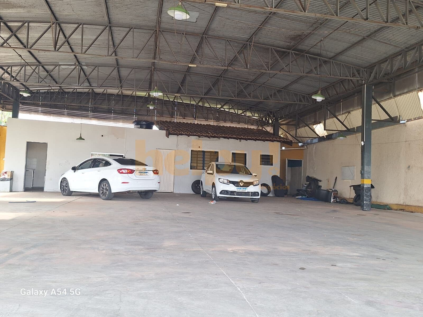 Aluga-se Salão comercial no Bairro Vila Angélica - São José do Rio Preto/SP - R$ 5.500,00 mais IPTU