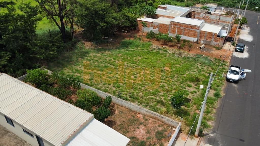 Vende-se Terreno no Residencial Flamboyant - Bady Bassit/SP Entre em contato através do Telefone: 17 99791-9973 R$85.000,00