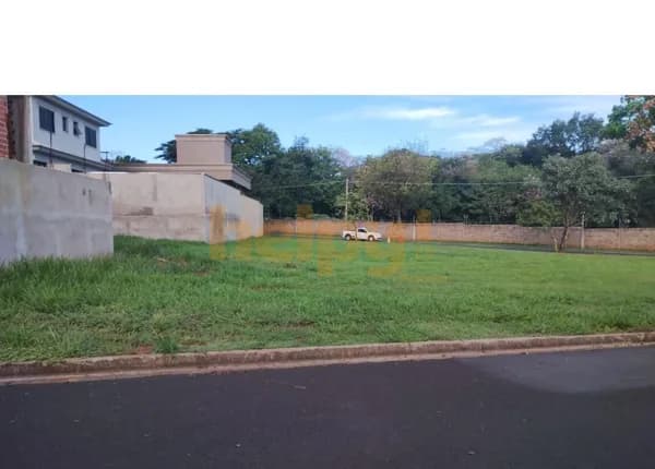 Vende-se Terreno no Condomínio Residencial Jardim Botânico - Bady Bassit/SP R$430.000,00