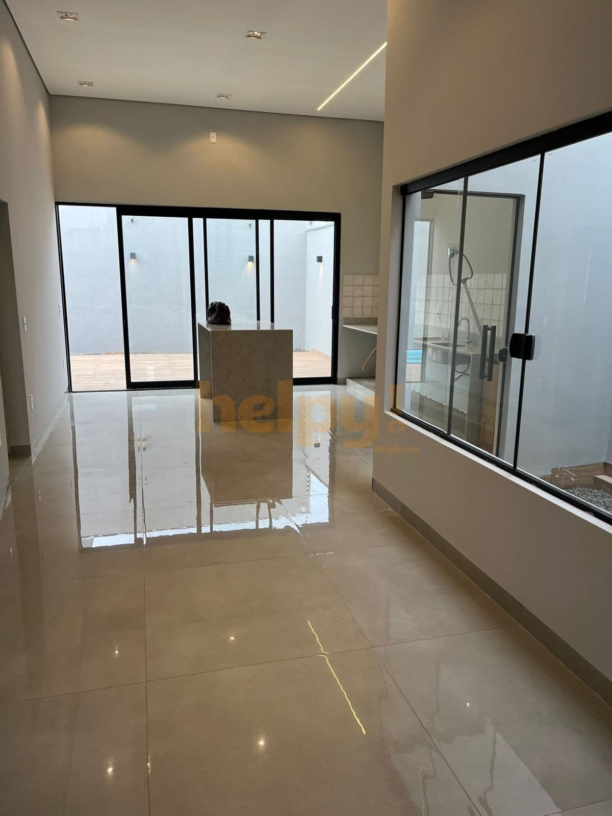 Vende-se Casa no Setsul / São José do Rio Preto-SP Entre em contato através do Telefone: 17 99791-9973 R$750.000,00