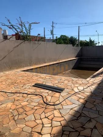 Vende-se Casa Sobrado no Lago Sul - Bady Bassitt /SP Entre em contato através do Telefone: 17 99791-9973 R$ 350.000,00