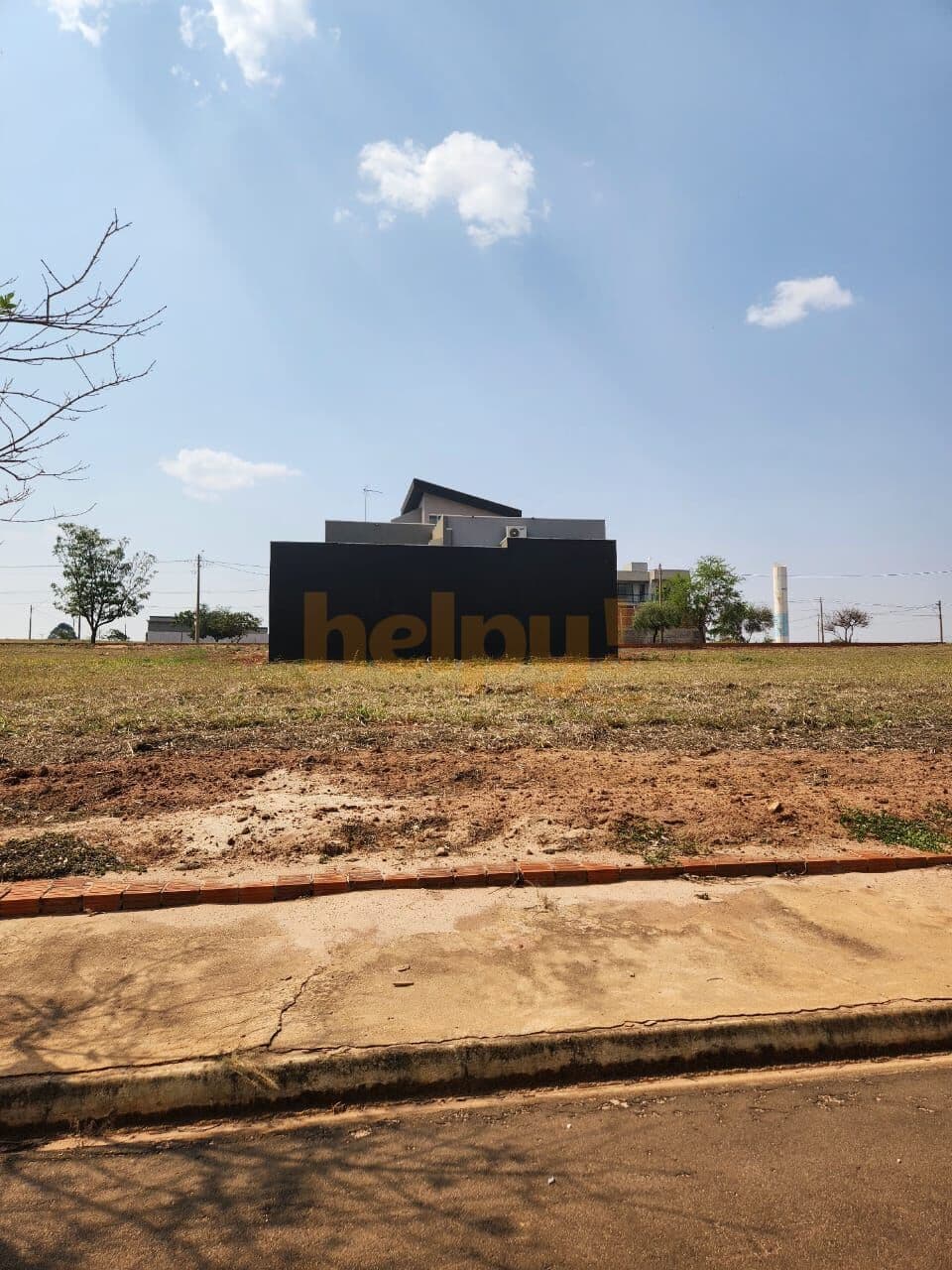 Vende-se Terreno no Condomínio San Diego - Mirassol/SP Entre em contato através do Telefone: 17 99791-9973 R$160.000,00