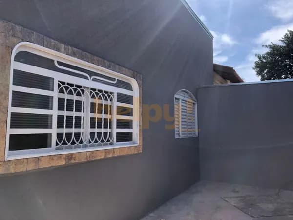 Vende-se Casa no Bairro Maria Lúcia / São José do Rio Preto-SP Entre em contato através do Telefone: 17 99791-9973 R$325.000,00
