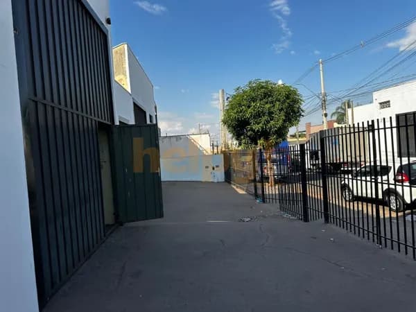 Aluga-se Salão Comercial no Mini distrito Duas Vendas - São José do Rio Preto/SP ?? Entre em contato através do Telefone: 17 99791-9973 ?? R$ 4.000