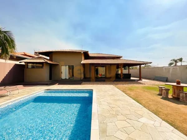 Vende-se casa no Condomínio Bacuri/São José do Rio Preto/SP ?? Entre em contato através do Telefone: 17 99791-9973 ?? R$ 1.300.000,00