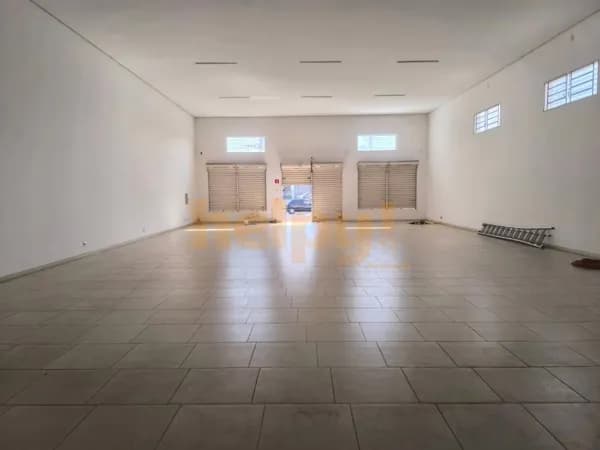 Aluga-se Salão Comercial no Jardim Planalto - São José do Rio Preto/SP Entre em contato através do Telefone: 17 99791-9973 R$ 15.000,00.