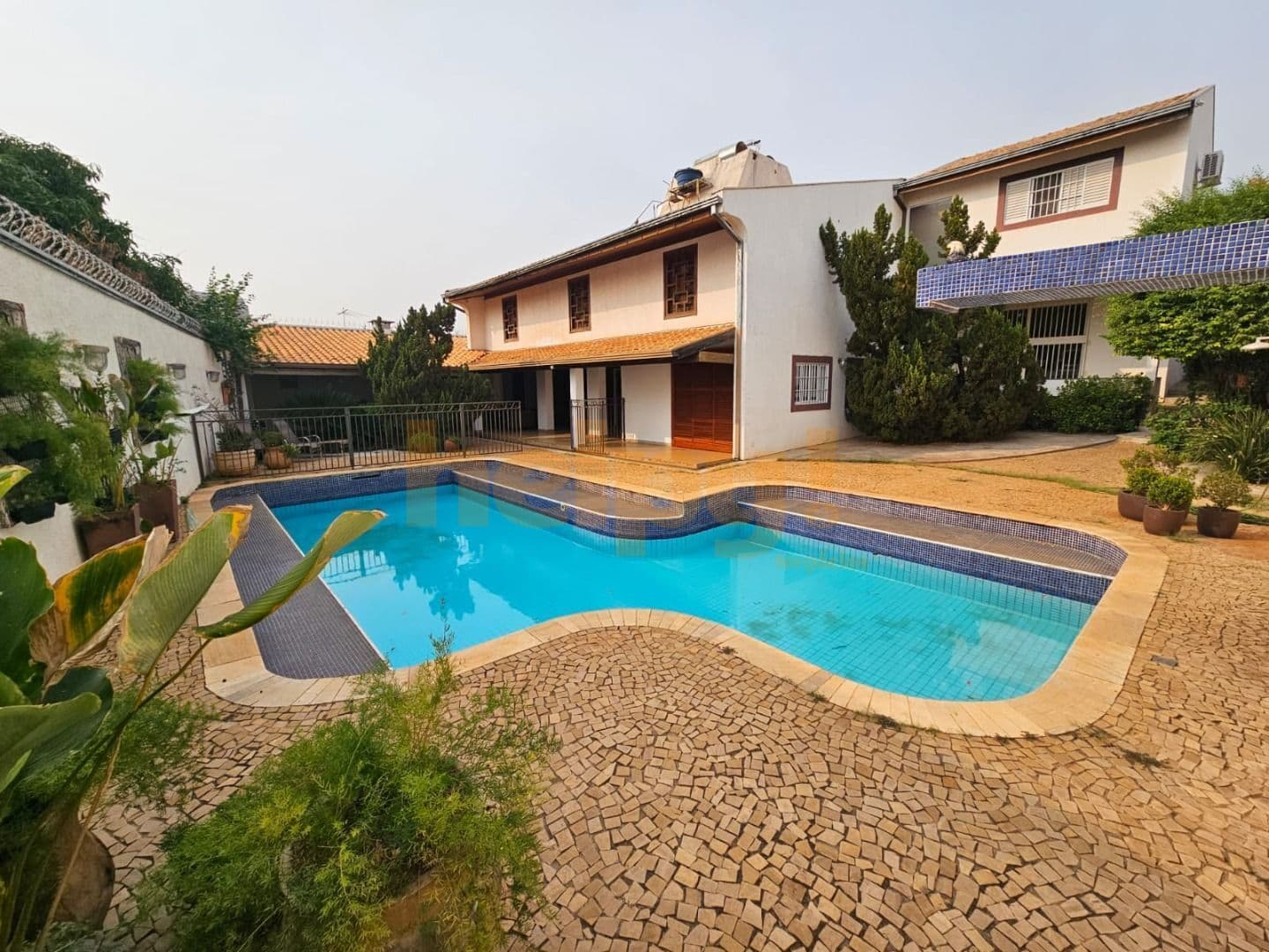 Aluga-se Casa comercial no Bairro Jardim Alvorada - São José do Rio Preto/SP R$ 8.000,00+IPTU