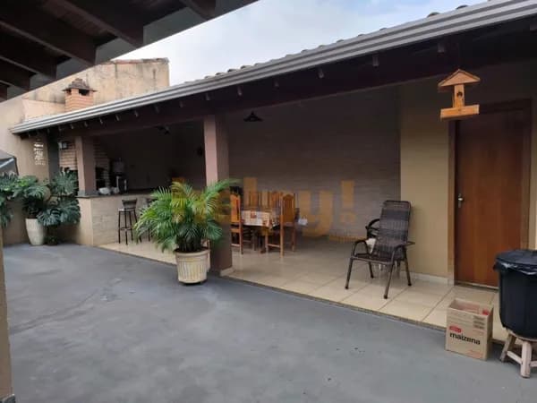 VVende-se Casa Cidade Jardim - São José do Rio Preto/SP Entre em contato através do Telefone: 17 99791-9973 R$ 790.000,00