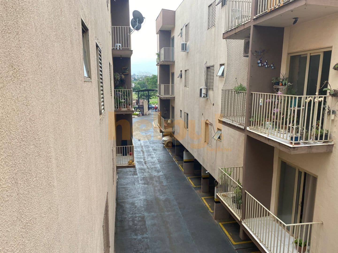 Vende-se Apartamento no Condomínio Anna Carolina - São José do Rio Preto/SP Entre em contato através do Telefone: 17 99791-9973 R$210.000,00