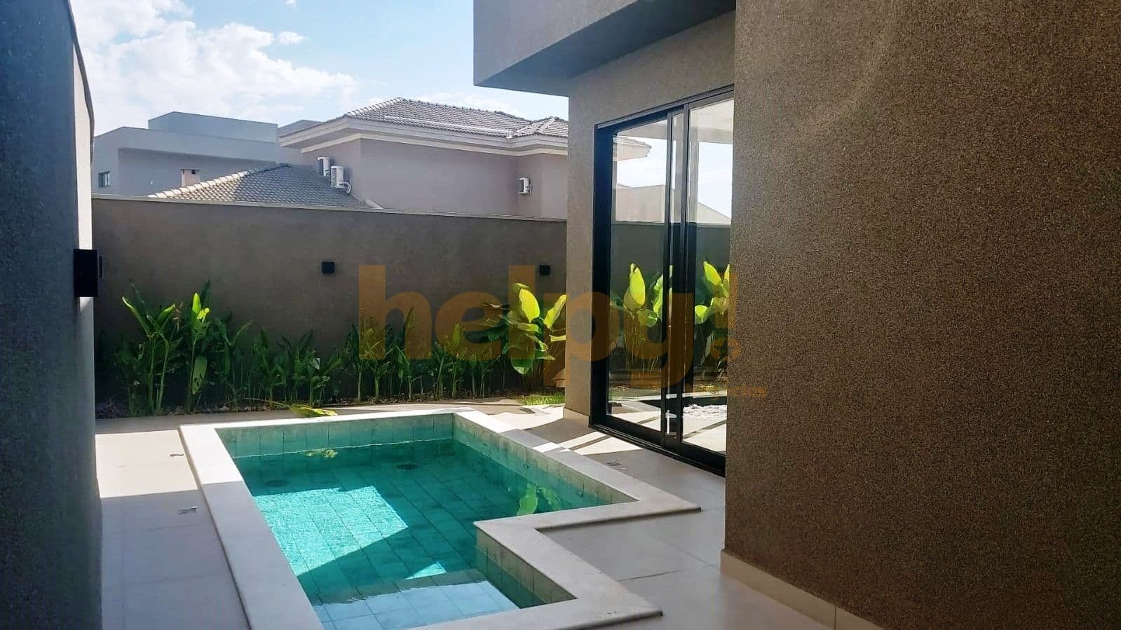 Vende-se Casa no Quinta do Golf Jardins - São José do Rio Preto/SP Entre em contato através do Telefone: 17 99791-9973 R$ 3.000.000,00