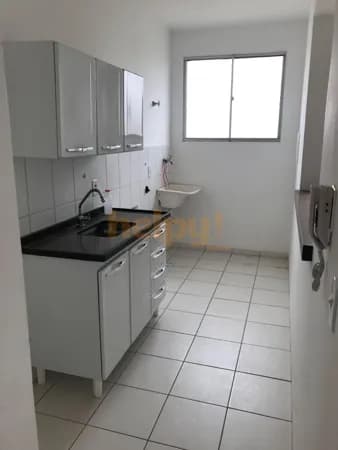 Vende-se Apartamento no Parque do Rio Corais - São José do Rio Preto/SP Entre em contato através do Telefone: 17 99791-9973 R$160.000,00 50m² 2 Dormitórios Banheiro Social Vaga Coberta Sala Cozinha Área de Serviço Ótima Localização!! Gostou? Agende