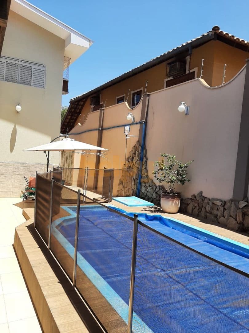 Vende-se Casa Jardim Aclimação- São José do Rio Preto-SP Entre em contato através do Telefone: 17 99791-9973 R$ 1.300.000,00