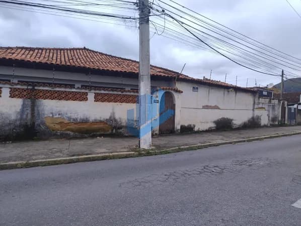 Casa à Venda no Centro de Valença/RJ
