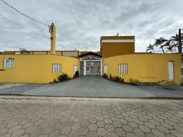 Casa à venda no bairro Jardim Britânia em Caraguatatuba/SP