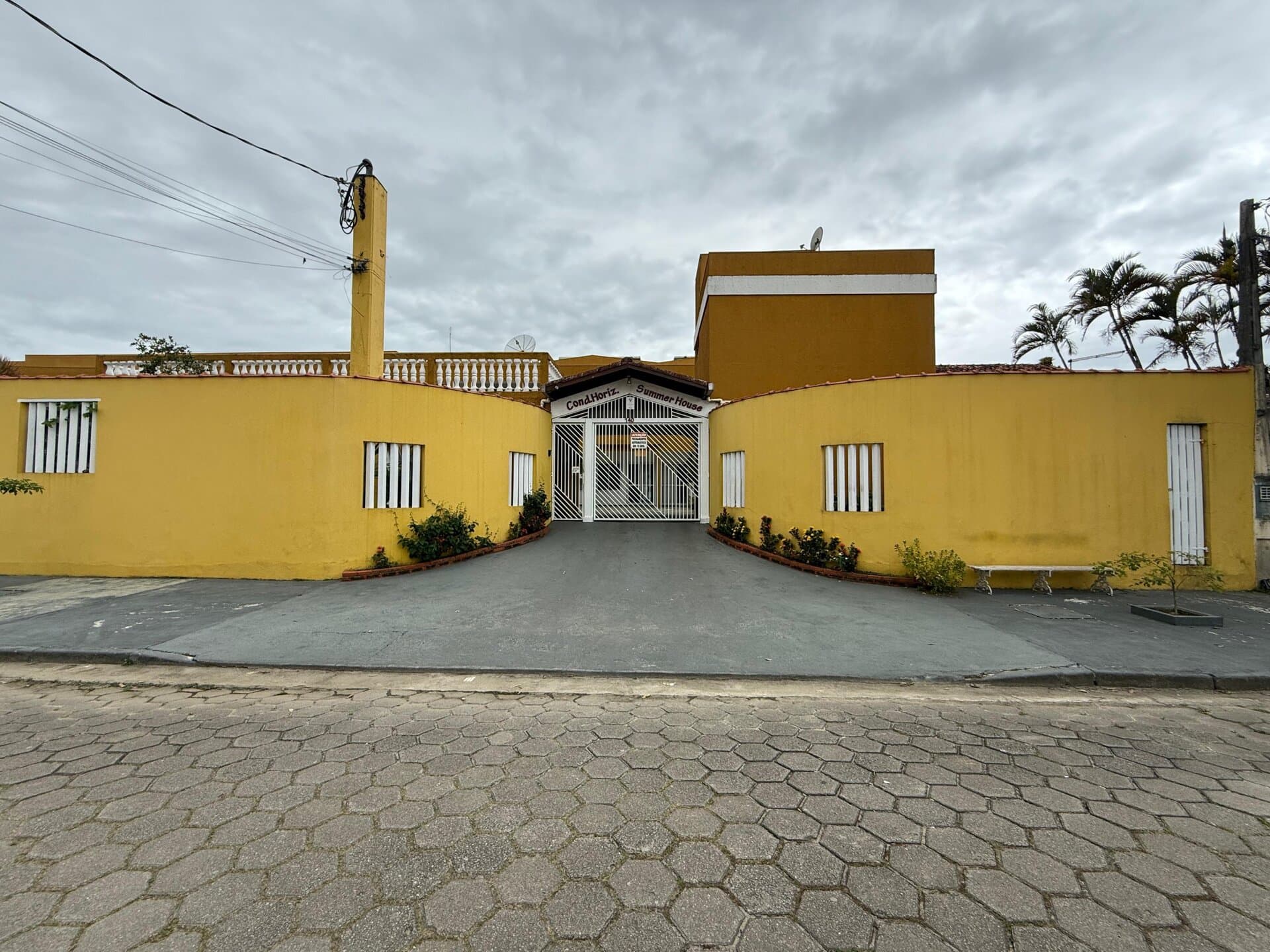 Casa à venda no bairro Jardim Britânia em Caraguatatuba/SP