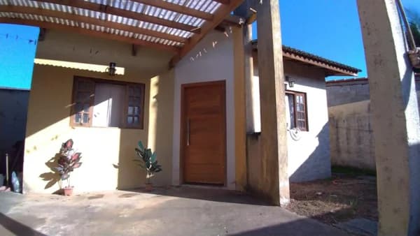 Casa à venda no bairro Golfinho em Caraguatatuba/SP