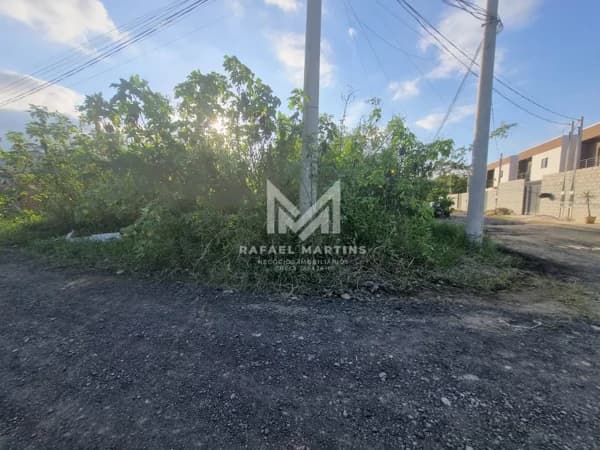 Terreno à venda no bairro Golfinho em Caraguatatuba/SP