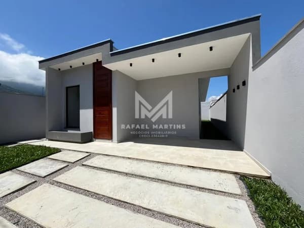 Casa à venda no bairro Massaguaçu em Caraguatatuba/SP