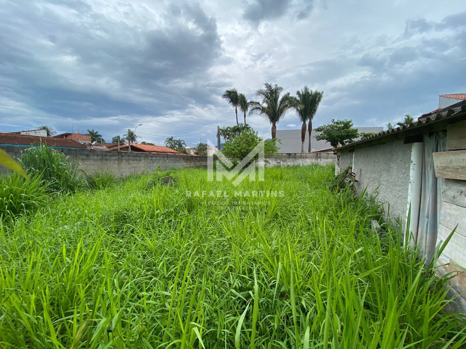 📍 TERRENO DE ESQUINA À VENDA – PORTO NOVO