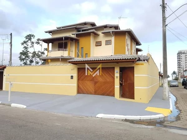 Casa à venda no bairro Indaiá em Caraguatatuba/SP