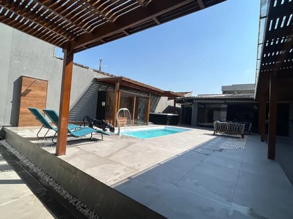 Casa à venda no bairro Praia das Palmeiras em Caraguatatuba/SP