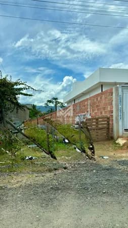 Terreno Aterrado e Murado noGolfinho 🐬