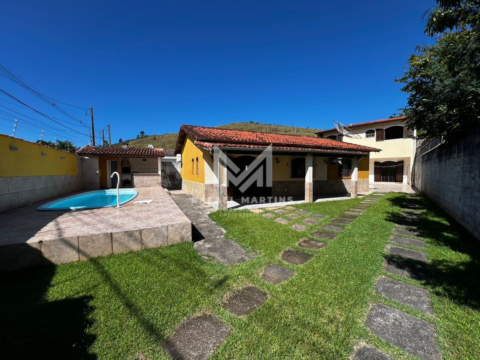 🏡 Casa térrea + sobrado com excelente localização na Prainha