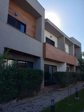 Sobrado à venda no bairro Pontal Santa Marina em Caraguatatuba/SP