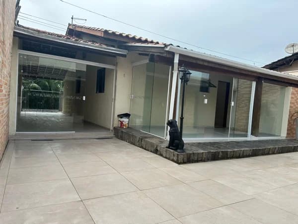 Casa à venda no bairro Martim de Sá em Caraguatatuba/SP