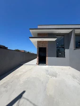 Casa à venda no bairro Golfinho em Caraguatatuba/SP
