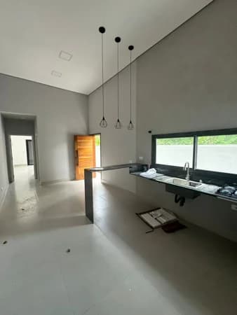 Casa à venda no bairro em Caraguatatuba/SP