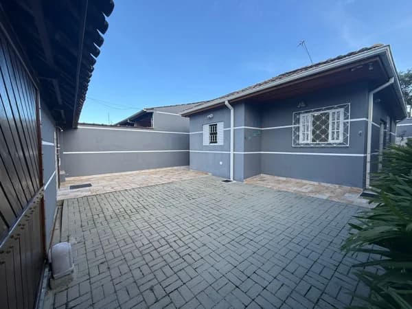 Casa à venda no bairro Martim de Sá em Caraguatatuba/SP