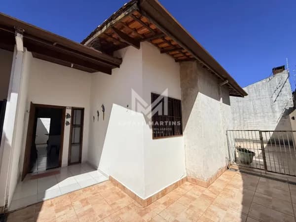 Casa Térrea à venda na Martim de Sá – a poucos passos do mar!