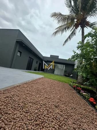 Casa à venda no bairro Indaiá em Caraguatatuba/SP