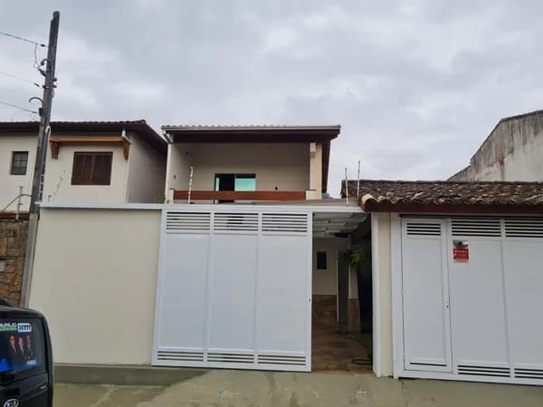 Sobrado à venda no bairro Caputera em Caraguatatuba/SP