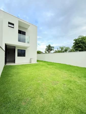 Sobrado à venda no bairro Travessão em Caraguatatuba/SP