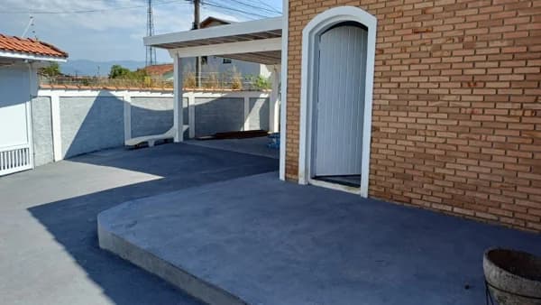 Casa à venda no bairro Pontal Santa Marina em Caraguatatuba/SP