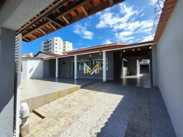Casa à venda no bairro Martim de Sá em Caraguatatuba/SP