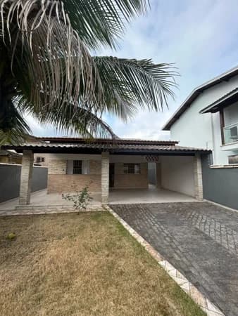 Casa à venda no bairro Massaguaçu em Caraguatatuba/SP