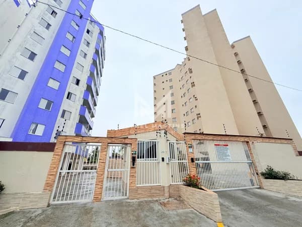 Apartamento à venda no bairro Aruan em Caraguatatuba/SP