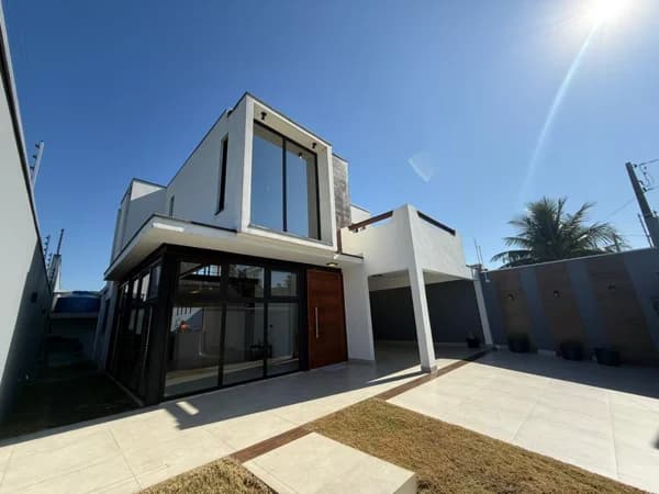 Casa à venda no bairro Jardim Britânia em Caraguatatuba/SP