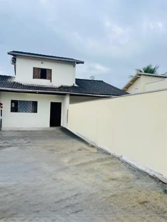Casa à venda no bairro Pontal Santa Marina em Caraguatatuba/SP