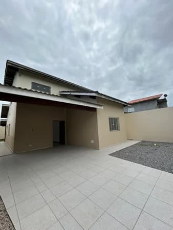 Sobrado à venda no bairro Golfinho em Caraguatatuba/SP