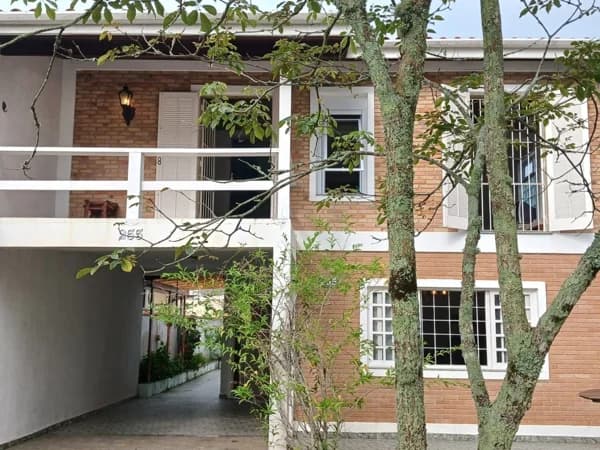 Sobrado à venda no bairro Martim de Sá em Caraguatatuba/SP