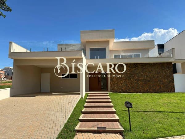 Casa com 3 quartos, 334m², à venda