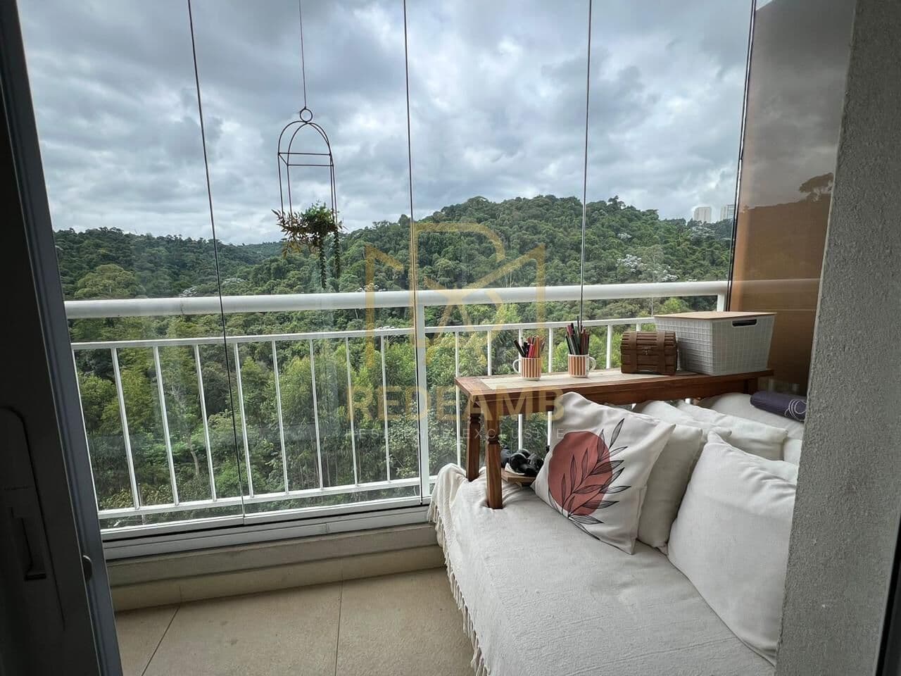 Apartamento Padrão à Venda com 60 m², Mobiliado, 02 dormitórios e 02 banheiros no Condomínio Trix Tamboré em Santana de Parnaíba/SP